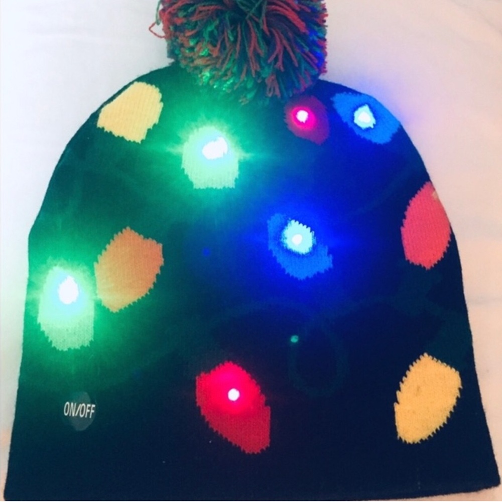 LED Pom Pom Beanie Hat - Black with Multicolor Lights